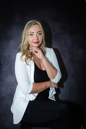 20220803-Headshot-Jane-3817