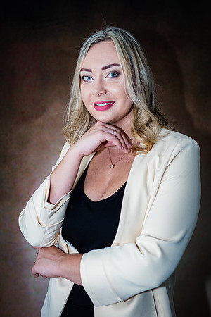 20220803-Headshot-Jane-3883
