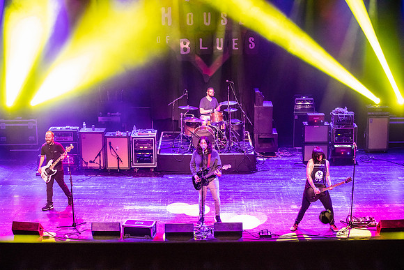 Broken-Streetlights_House-of-Blues-5345