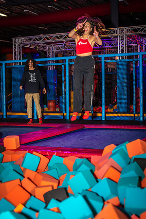 Planet-Obstacle-Adults-Night-0077