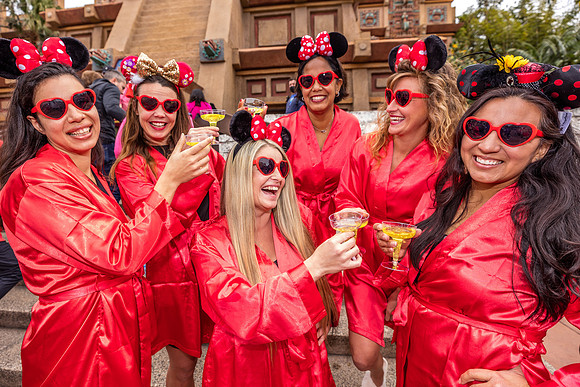 Valentine-Session-Momsies-Disney-Epcot-2022-0875