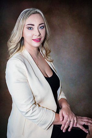 20220803-Headshot-Jane-3855edit-