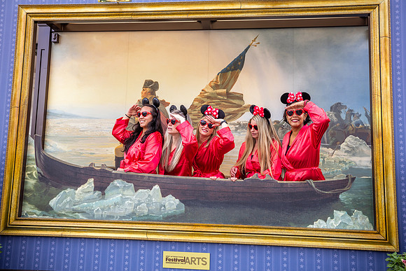 Valentine-Session-Momsies-Disney-Epcot-2022-0974