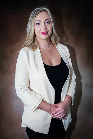 20220803-Headshot-Jane-3873