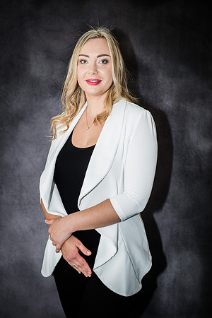 20220803-Headshot-Jane-3811