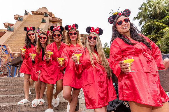 Valentine-Session-Momsies-Disney-Epcot-2022-0860