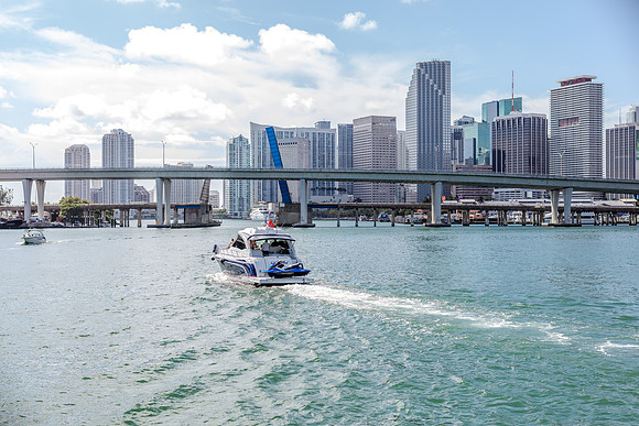 Miami-Millionaire-Row-Island-Queen-Cruise-3422Y