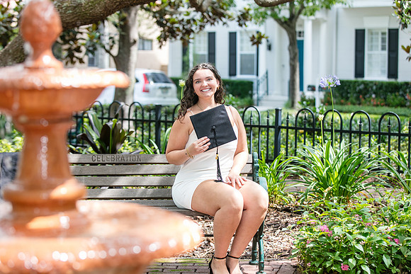 20250502-Lucinda-grad-session-9514