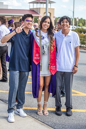 20220524-High-School-Graduation-Isabela-3411