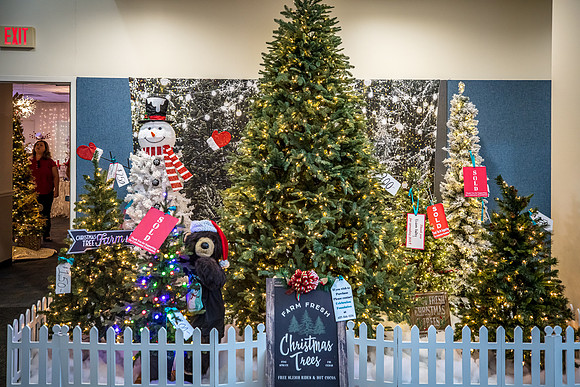 Celebration-Holiday-Home-Tour-2022-Stop1-851-Celebration-Ave-Town-Hall-6827