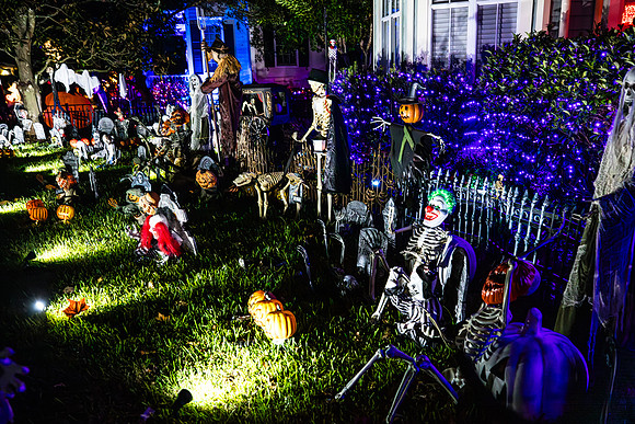 Halloween-Houses-Celebration-2024-2730