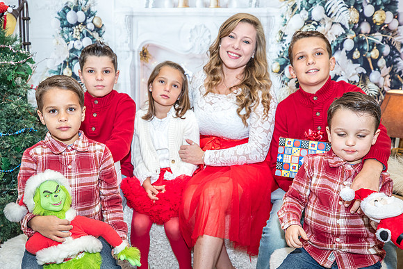 20221224-Christmas-Family-Session-Crystal-7650