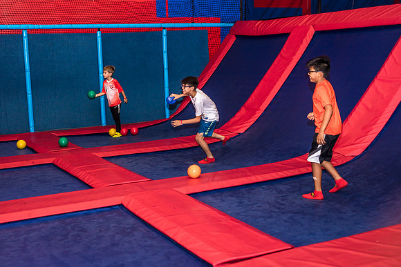Henry-7th-Birthday-Planet-Obstacle-2435