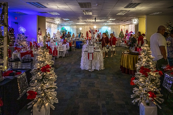 Celebration-Holiday-Home-Tour-2022-Stop1-851-Celebration-Ave-Town-Hall-6844