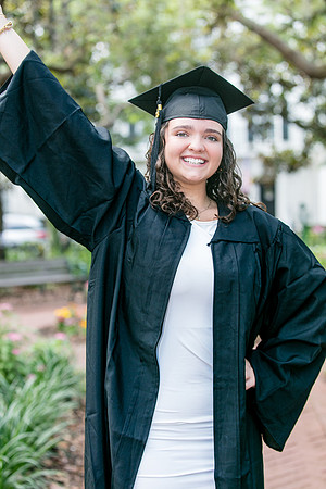 20250502-Lucinda-grad-session-9468
