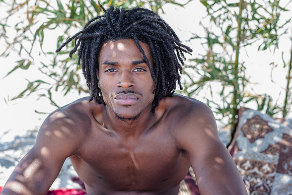 Beach-editorial-power-shoot-Tajii-9795-