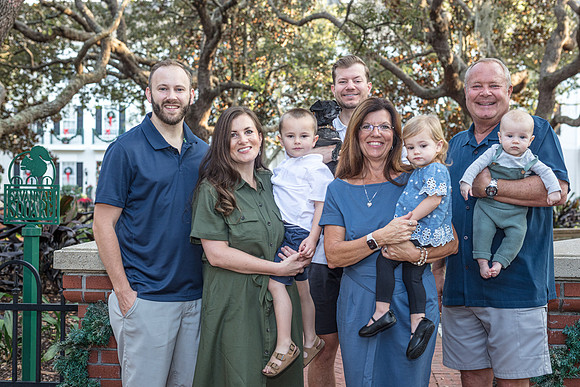 20221211-Lori-Laake-Family-Session-7422