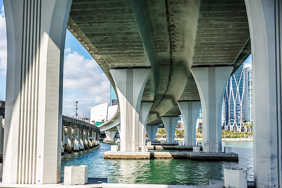 Miami-Millionaire-Row-Island-Queen-Cruise-3410bridge