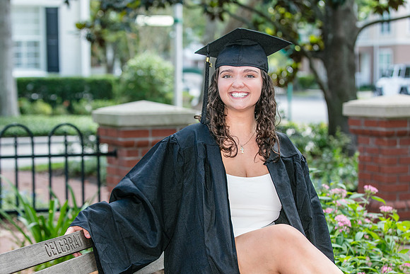20250502-Lucinda-grad-session-9531-2-