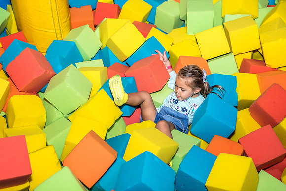 Henry-7th-Birthday-Planet-Obstacle-2398